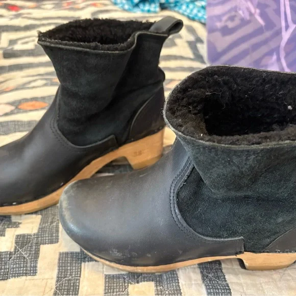 Black Leather Ankle Boots with Wooden Heel - Picture 1 of 4